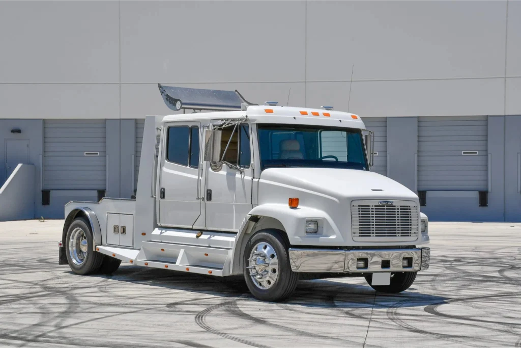 2002 Freightliner FL60 Sport Chassis
